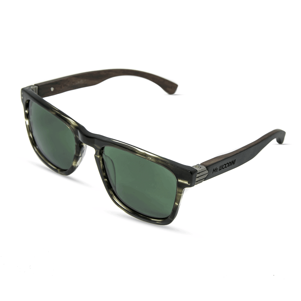 משקפי שמש מאצטט בגוונים אפור-ירוק בשילוב עדשות ירוקות וזרועות עץ - דגם Vulcan